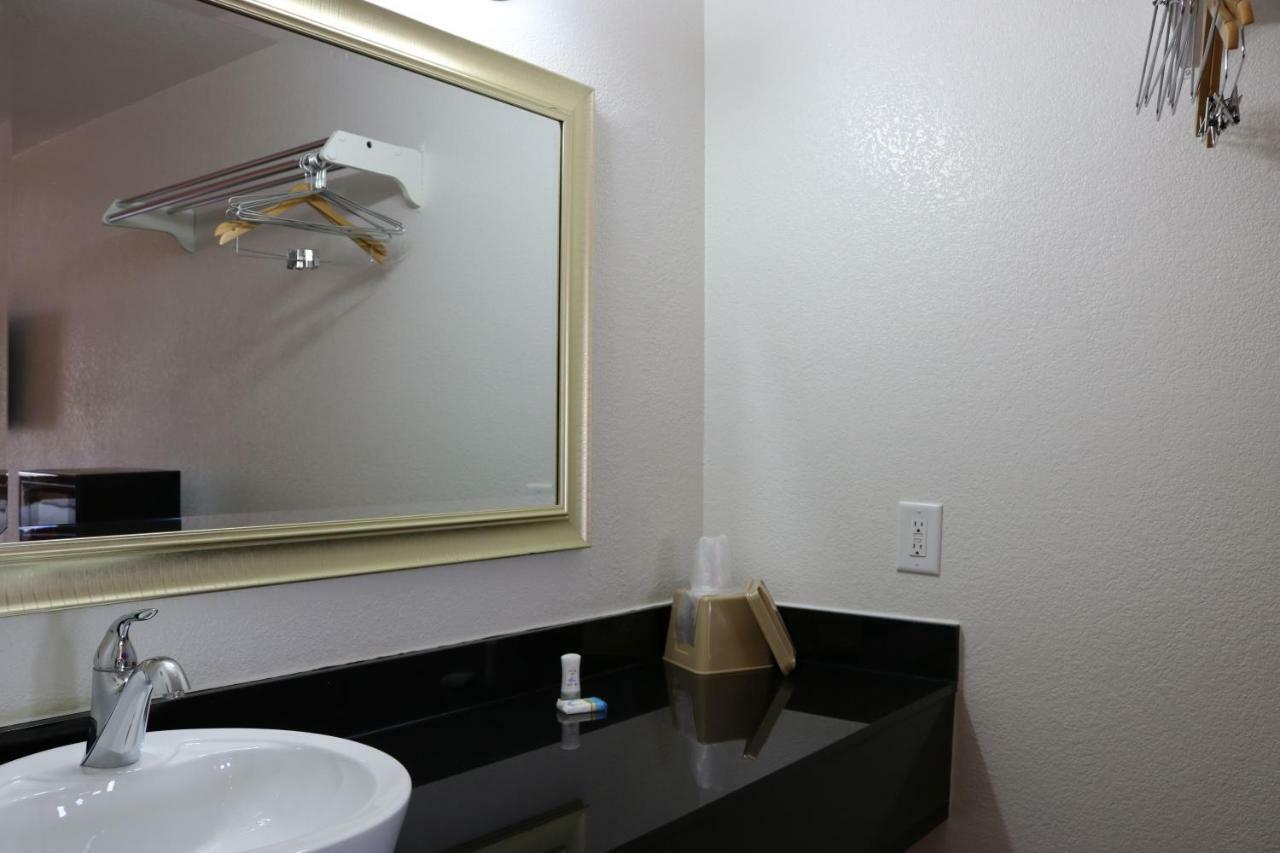 Heritage Inn & Suites El Dorado Extérieur photo